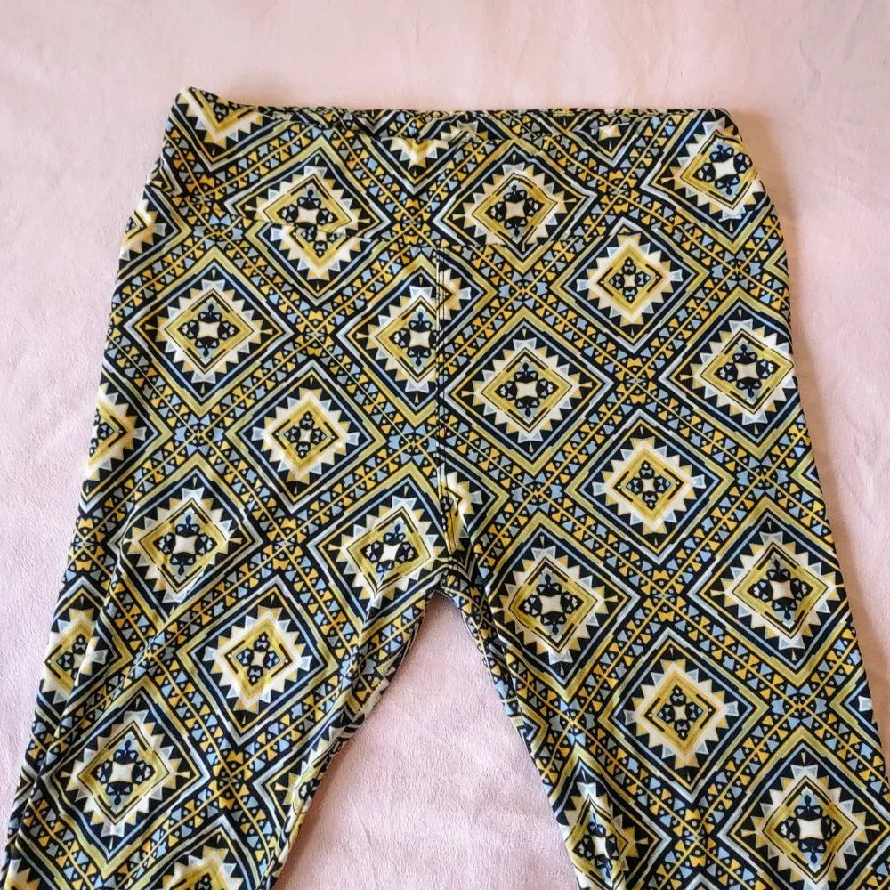 Geometric Print Leggings Tall & Curvy - Picture 2 of 4